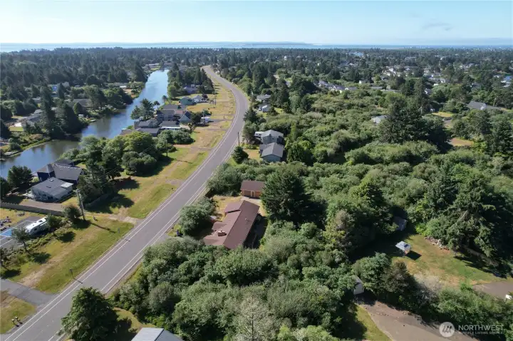 Central location with quick access to everything!