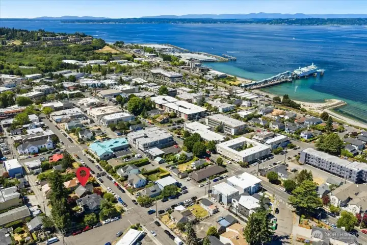 Just a few blocks to Edmonds' waterfront Just a few blocks to Edmonds' waterfront
