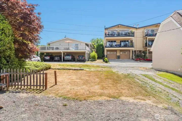 Backyard - your blank space! Backyard - your blank space!