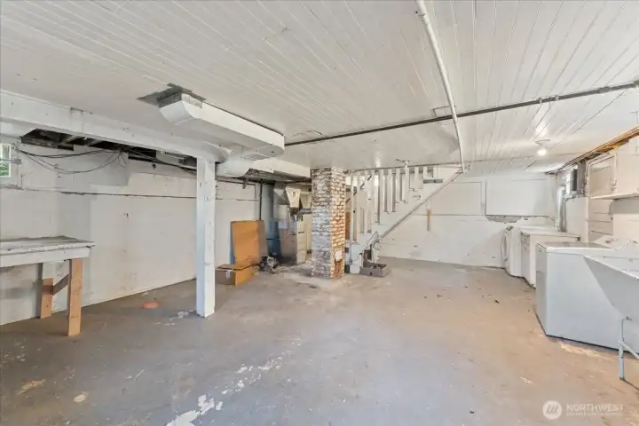 Unfinished basement, laundry Unfinished basement, laundry