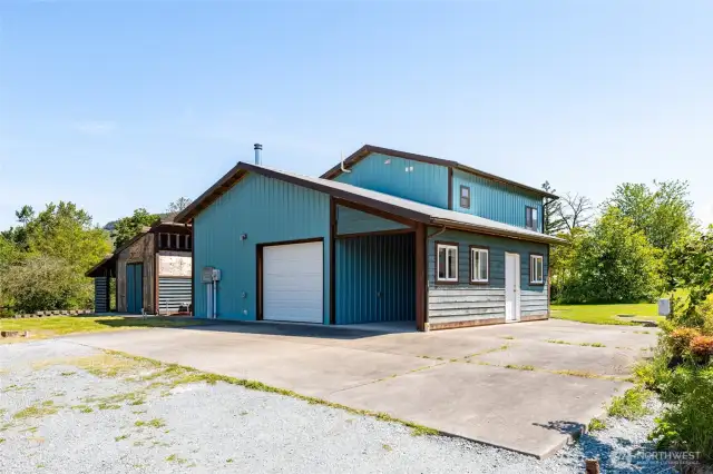 Shop with living quarters.  Enough room here to build another home.  Buyer to verify with the county.