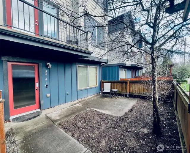 Front gated yard/outdoor patio area