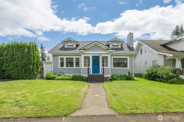 Timeless 1924 Charm Meets Modern Comfort in the Cornwall Park Neighborhood with a seperate Guest suite.