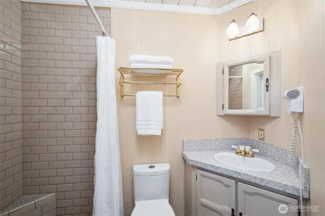 Every bedroom has a bathroom—three in the main house!