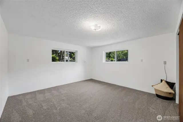 Bedroom 5 of 6