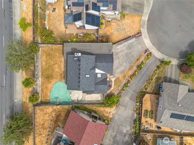 Here is a full-picture look of this lot and the backyard layout. You will love summertime barbecues and get togethers with friends!
