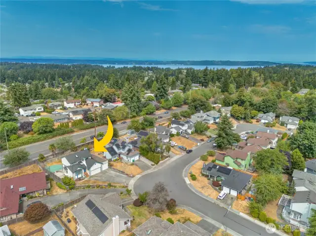 Located in the heart of Federal Way, this home is tucked away while also being close to all the best amenities, shopping, and parks the city has to offer. A commuter's dream being close to multiple freeways, too!