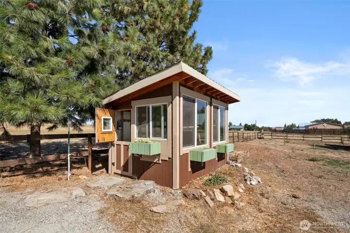 This garden shed is a cutie pie!