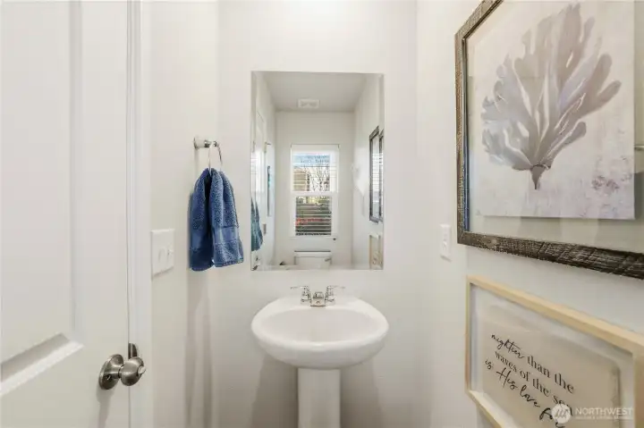 Entry guest powder room