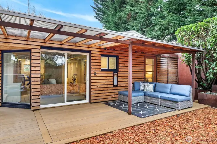 This area was custom-built to last the test of time with an incredible mix of metal & wood to create your own private sanctuary.