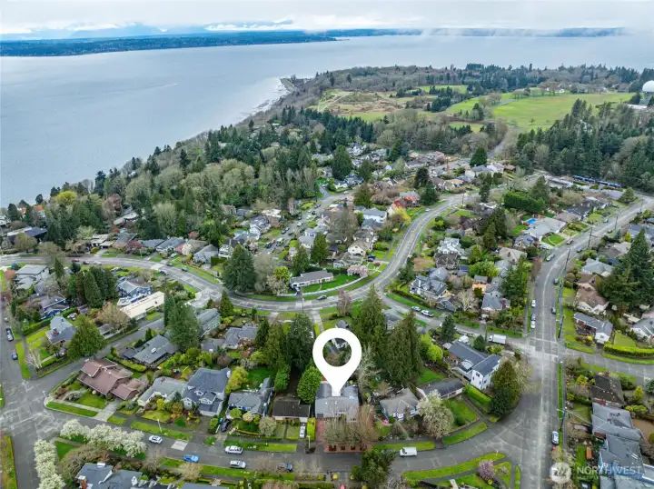 This lovely home is just 1.5 blocks to an entrance to Discovery Park.  Enjoy adventures beachcombing and walking on the numerous trails.