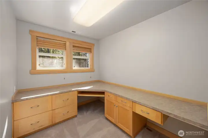 Den/office space on 2nd floor