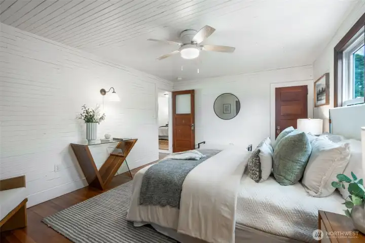 Huge bedroom, great primary suite with 2 closets and charming details. Huge bedroom, great primary suite with 2 closets and charming details.