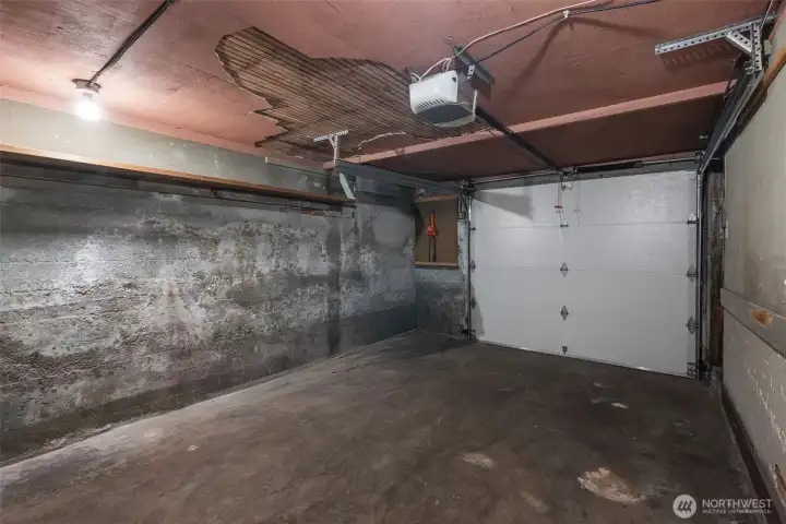 Attached garage: 290 square feet. Attached garage: 290 square feet.