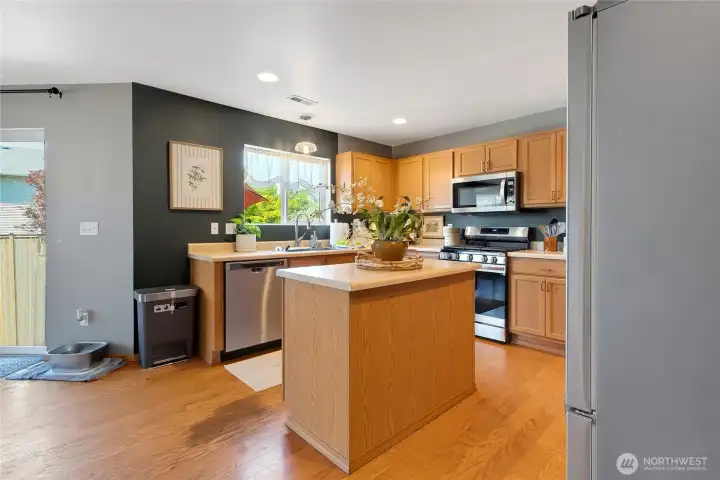 Kitchen - All Appliances Stay!