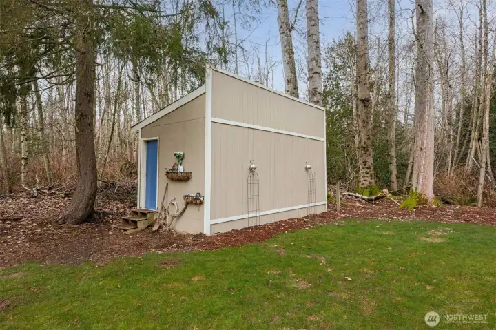 Shed w/ power!