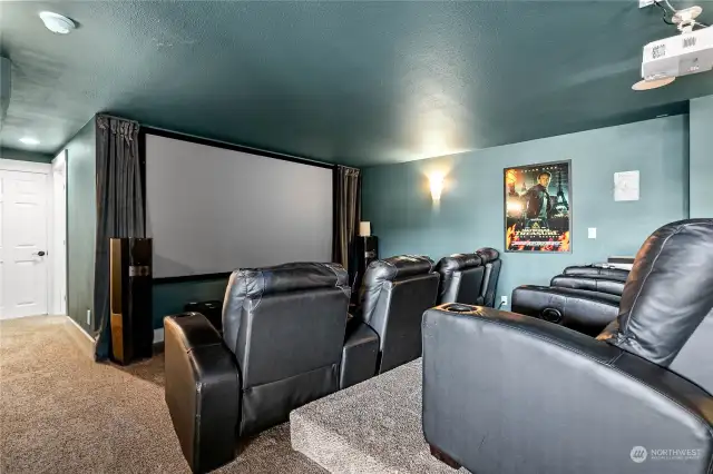 Fully outfitted theatre room