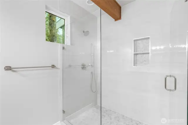 Master Bath - Main Floor