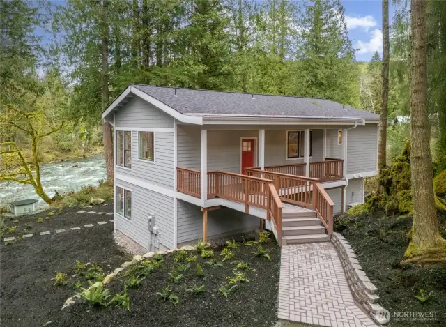 Welcome to 7339 Moon Valley - Designed by Treehouse Masters Pete Nelson