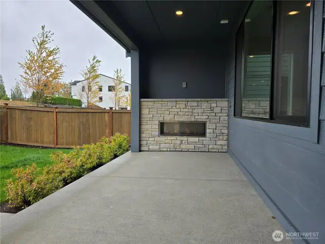 Outdoor Covered Patio with Fireplace with Fireplace