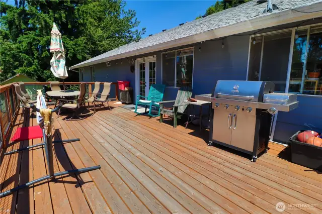 Newer deck and railings. Roof is approximately 6 years old.