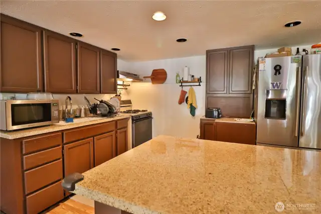 Granite counters, all appliances stay.