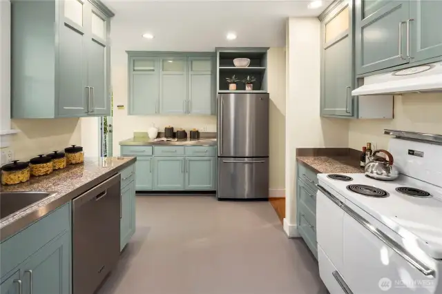 Spacious Kitchen with plenty of room to enjoy!