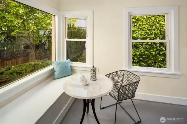 Sunny breakfast nook.
