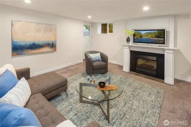 Rec room w/office space and the door out to the backyard.