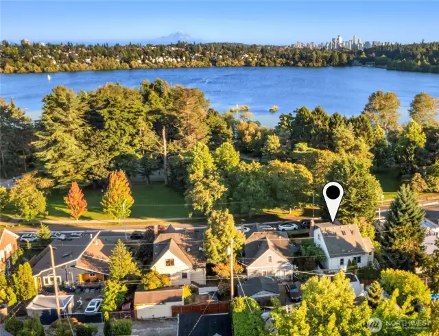 Close to downtown, restaurants, PCC, light rail, and I-5.