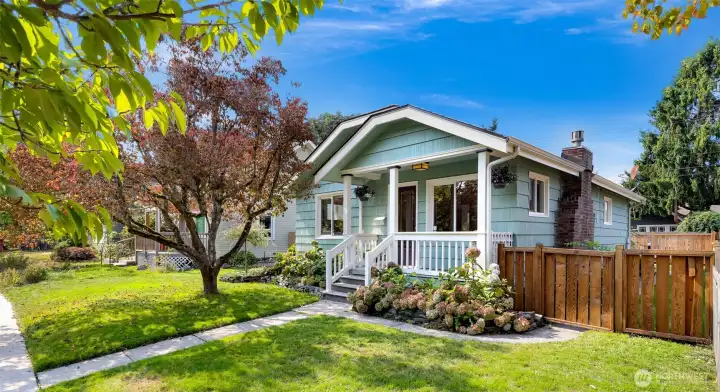 Restored 1923 Craftsman Bungalow in Columbia!