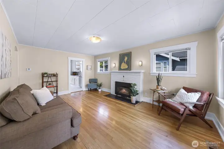 Light and bright entry