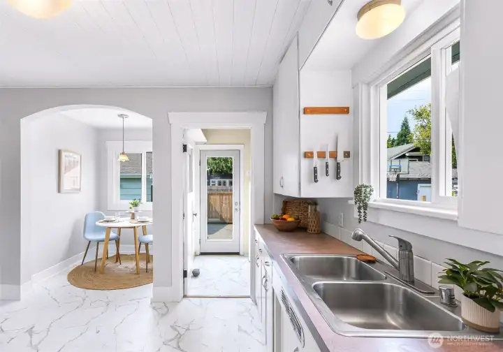 1920's kitchen flows well