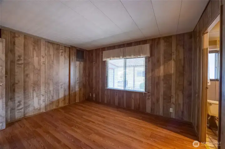 2nd Bedroom