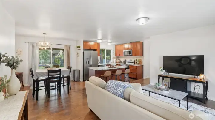 Welcome home!  Inviting  open floorplan