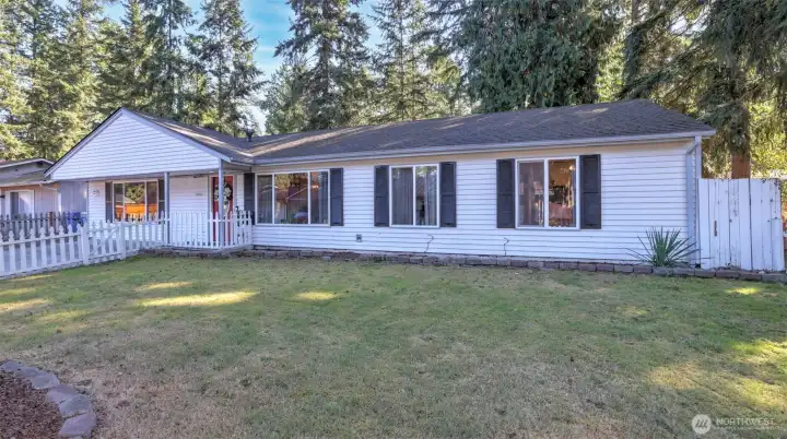 Low maintenance vinyl siding