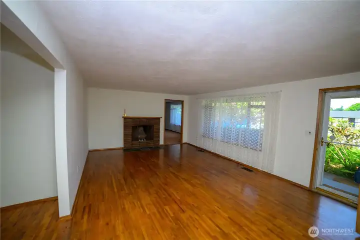 Livingroom with beautiful Hardwood floors