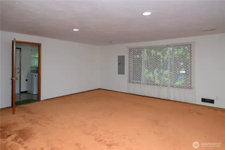 Plush carpeting in Family room.