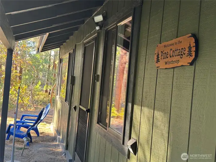 The Cottage! Separate home for multi-family comfortable stay.