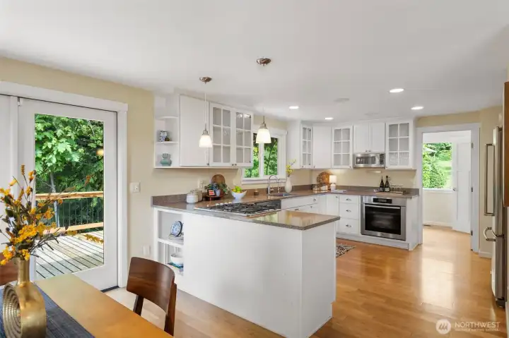 This Kitchen was made for entertaining, you have access to the entire middle level as well as the grand deck