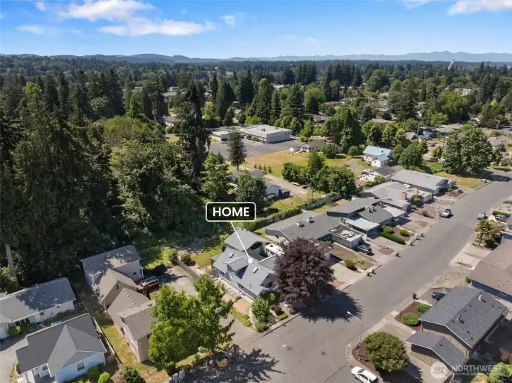 Quiet neighborhood. Nearly all the surrounding homes have front yard maintenance.