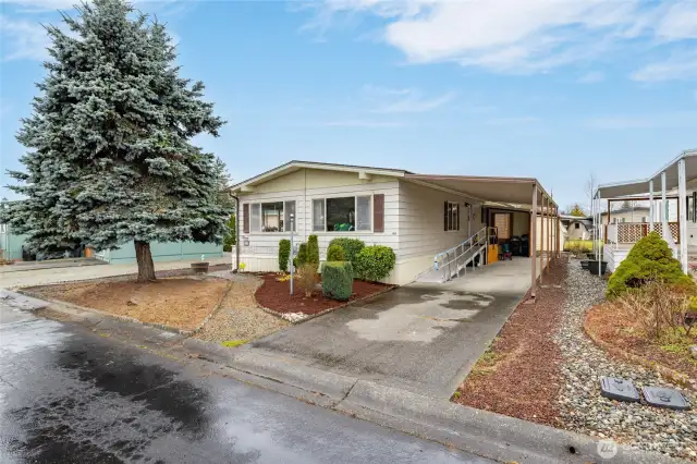 Welcome to #99 in the quiet, gated 55+ community of Park Village!