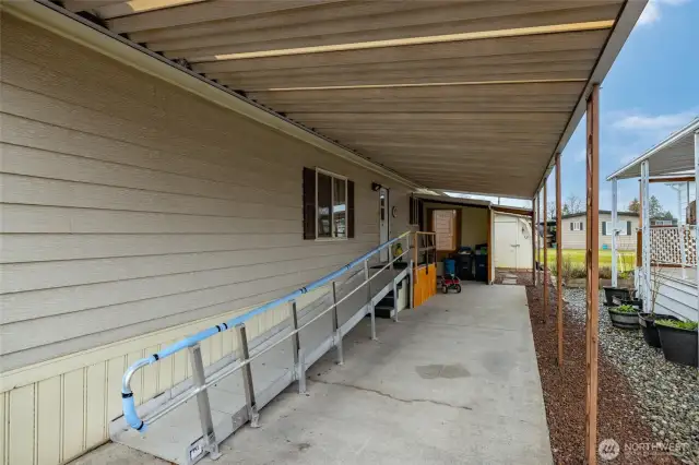 Convenient wheelchair ramp