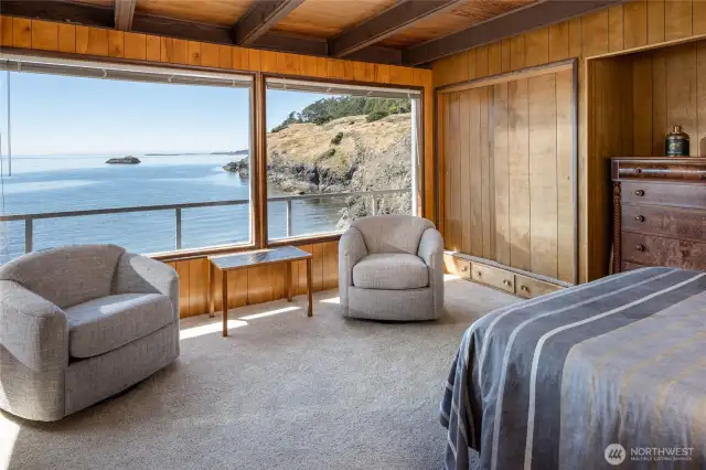 Another view of the bedroom.
