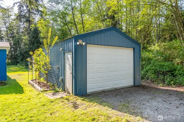 Detached Garage