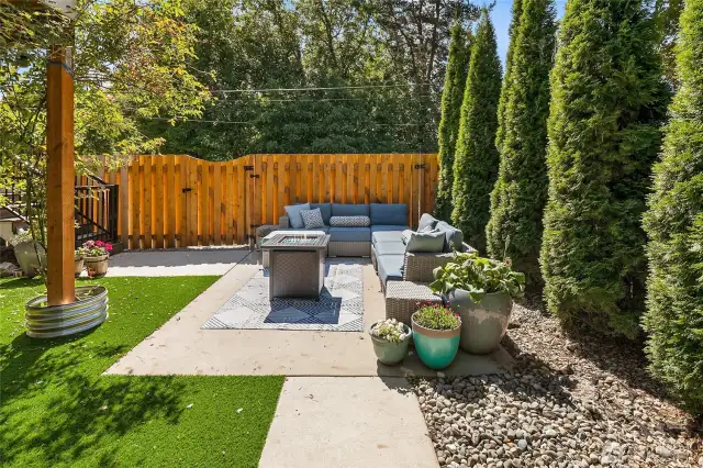 Front patio could also be an extra parking pad