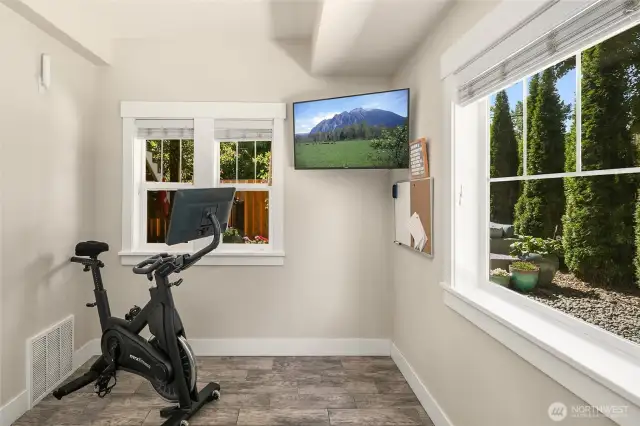Main floor bonus room could be used for office, exercise, craft room