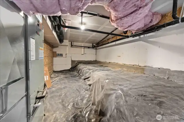 Massive "crawl space" is excellent storage and access to homes utilities