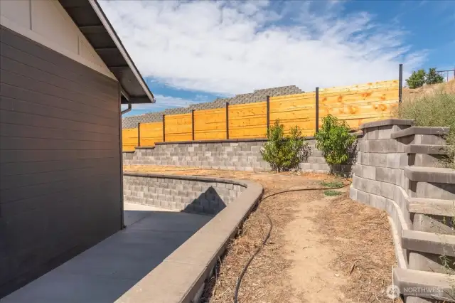 Sideyard/Beside garage