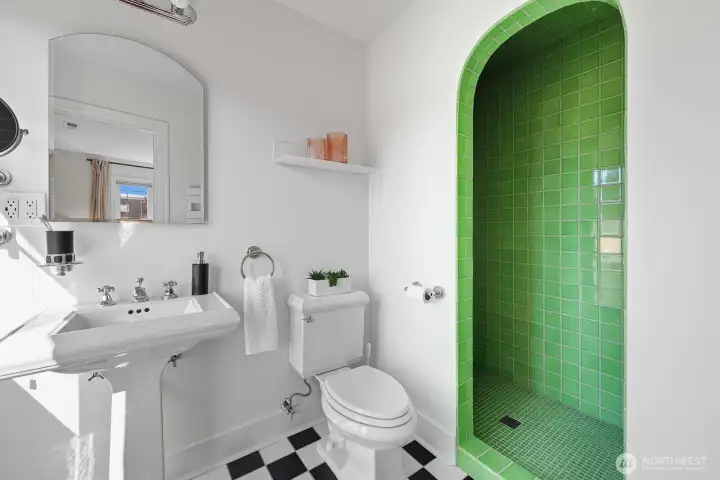 Primary bath